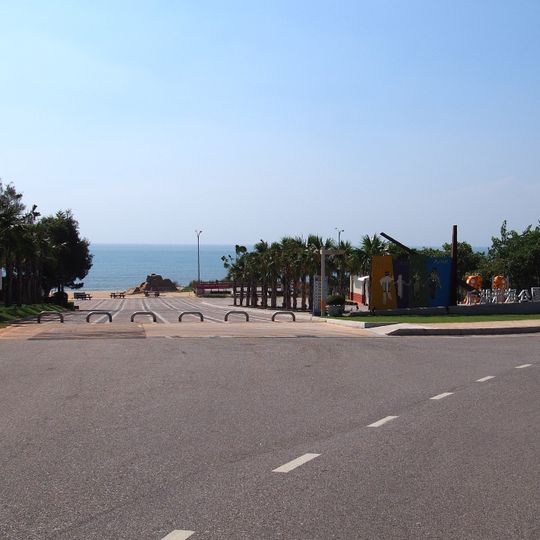 Houhu Seashore Park