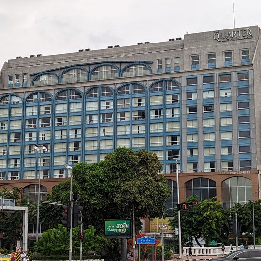 The Quarter Hualamphong by UHG