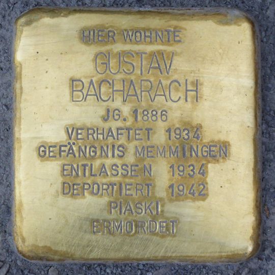 Stolperstein en memoria de Gustav Bacharach