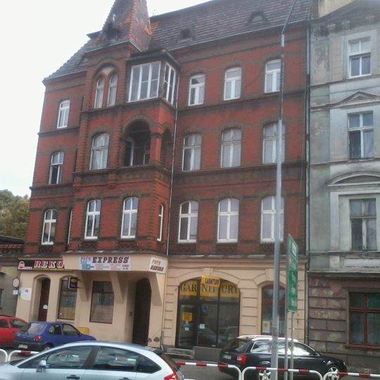 Pl. Niepodległości 2 w Kluczborku