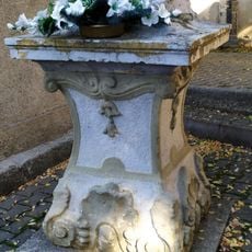 Socha sv. Jána Nepomuckého, podstavec