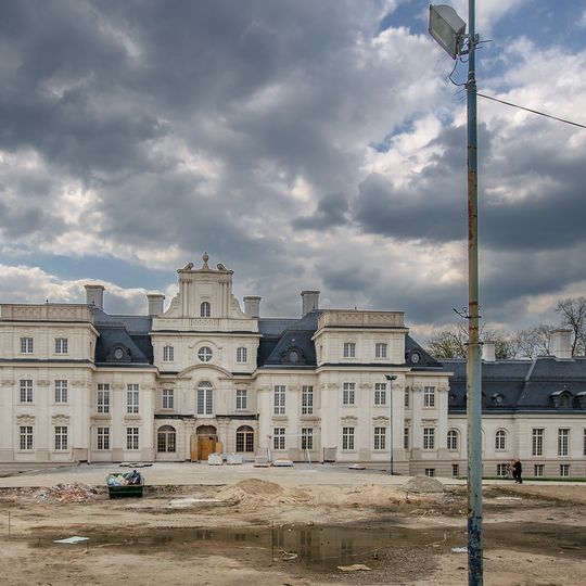 Palace in Chróstnik