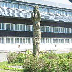 Socha ženy u úpravny vod v Bedřichově