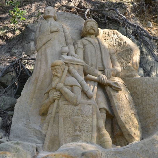 Skalní reliefy mistra Jana Husa, Jana Žižky a Prokopa Holého