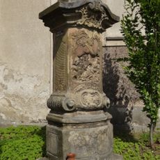 Podstavec sochy Anděla strážce