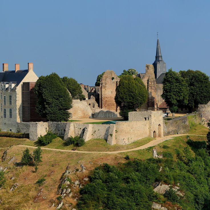 Château de Sainte-Suzanne