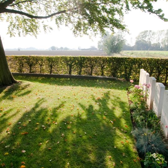 Y Farm Military Cemetery