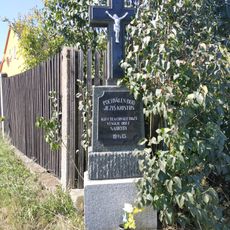Kříž v západní části Nadryb