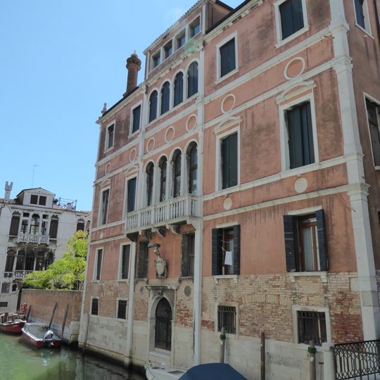 Palazzo Donà delle Rose