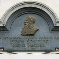Pamětní deska Ervína Špindlera na domě Rváčov 163 v Roudnici