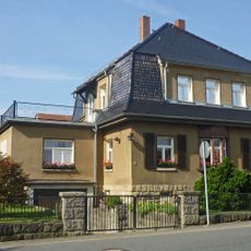 Villa Schulstraße 1