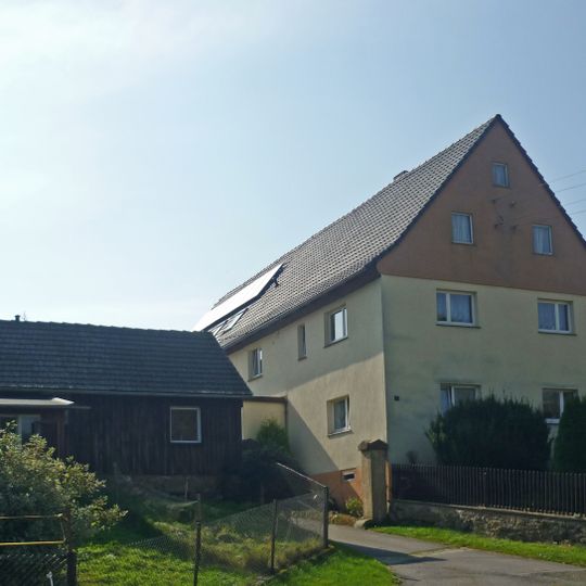 Südliches Seitengebäude eines Vierseithofes Hauptstraße 44