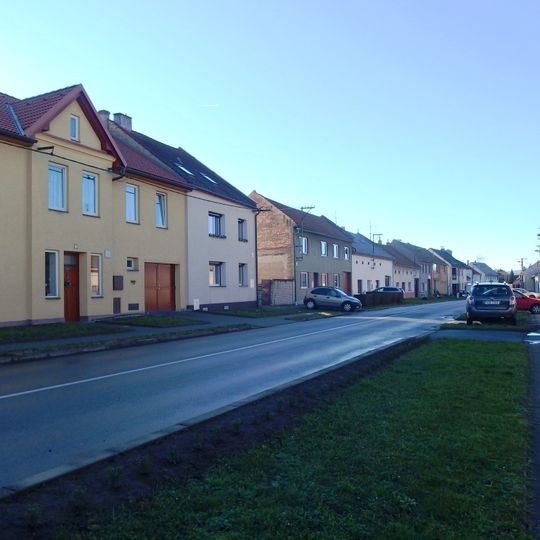 Lípa u kamenného kříže