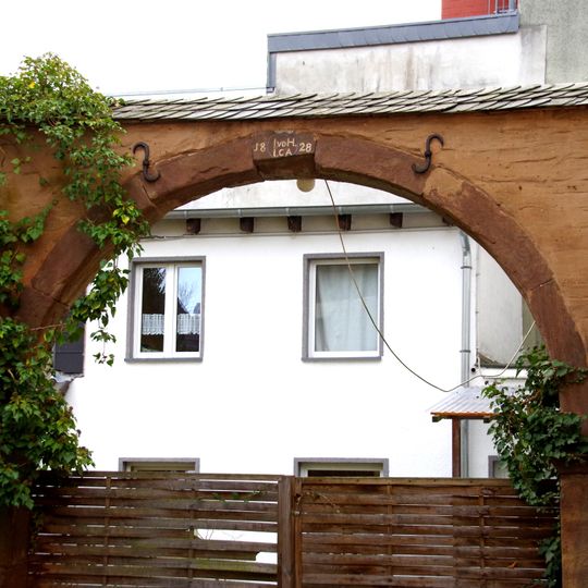 Alte Bahnhofstraße 13