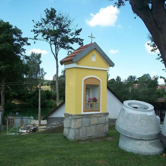 Kaplička v Cetorazi na svahu