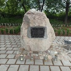 Pionki, Pomnik Chwała Poległym