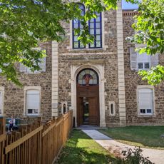 Ancienne chapelle de la maison de retraite Notre-Dame de Lay
