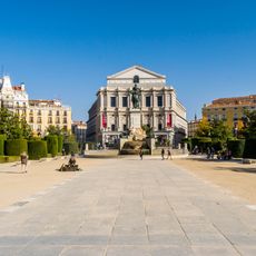 Oriente square