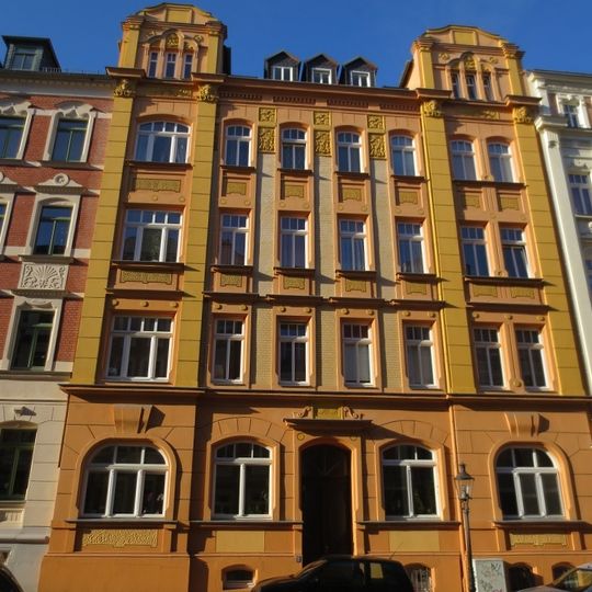 Mietshaus in geschlossener Bebauung Ludwigstraße 41
