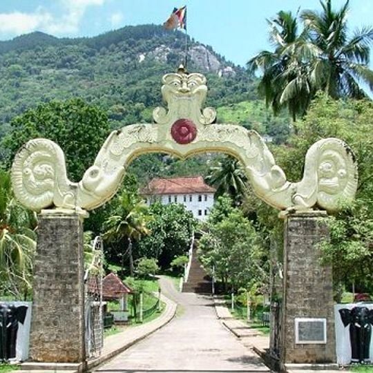 Aluvihare Rock Temple