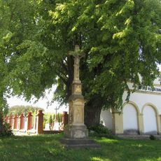 Kříž v Koválovicích u hřbitova