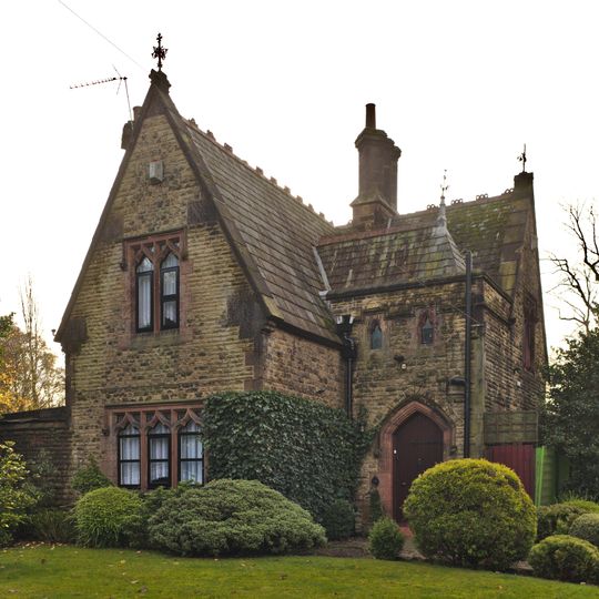 Lodge at Higher Lane entrance to Everton Cemetery