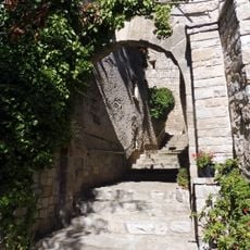Portal del carrer Església de la Guàrdia Lada