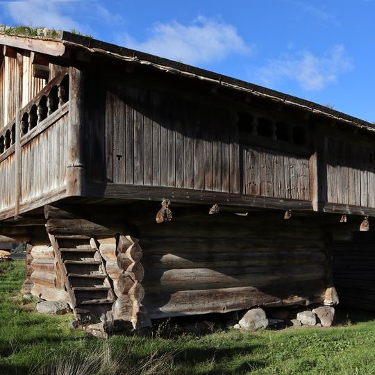 HAUGEN ÅRAKSBØ - HAUGEN NORDRE