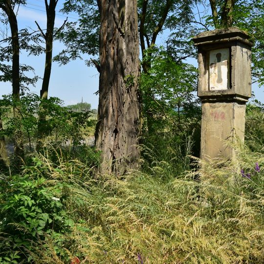 Boží muka severně od Počedělic