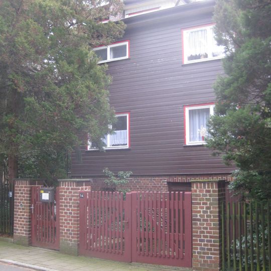 Wohnhaus mit Garten und Einfriedung Liliencronstraße 14