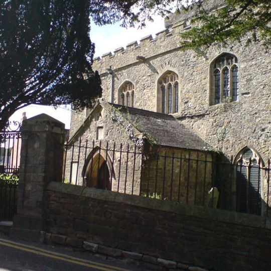 Churchyard walls and gates to Saint Martin's Church