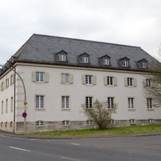 Fahrzeughalle