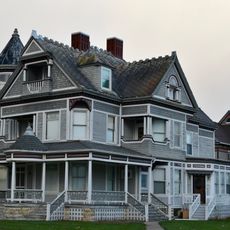 Frank G. Ray House & Carriage House
