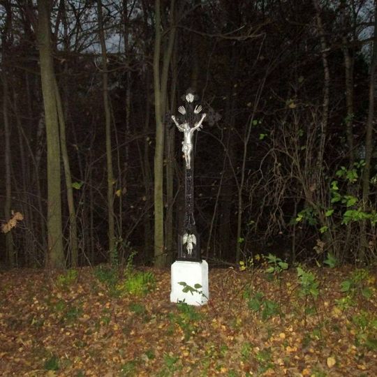 Kříž jižně od Nízké Lhoty