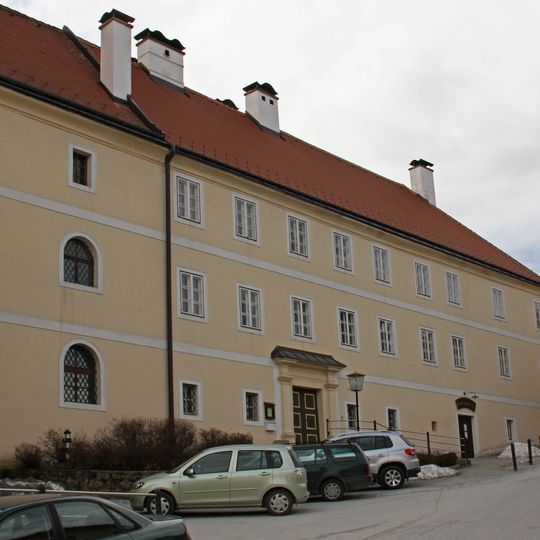 Volksschule/Pfarrhof, ehem. Kloster