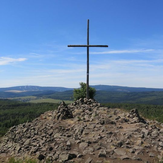 Kříž na vrcholu Velkého Špičáku
