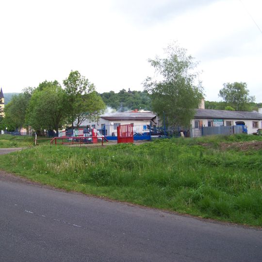 Most z ulice U šmelce do autoservisu v Chlumci