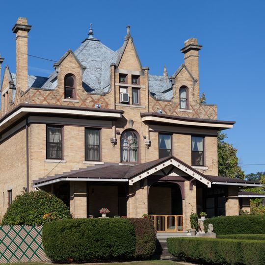 Charles Grant Heasley House