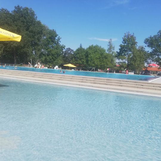 Schwimmbad Au