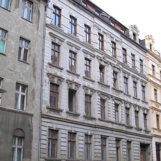 Mietshaus in geschlossener Bebauung Gobbinstraße 2