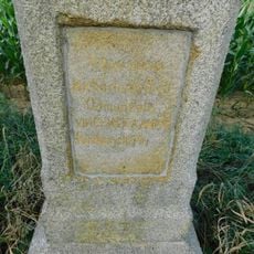 Kříž u silnice mezi Kuňovicemi a Mnichovicemi