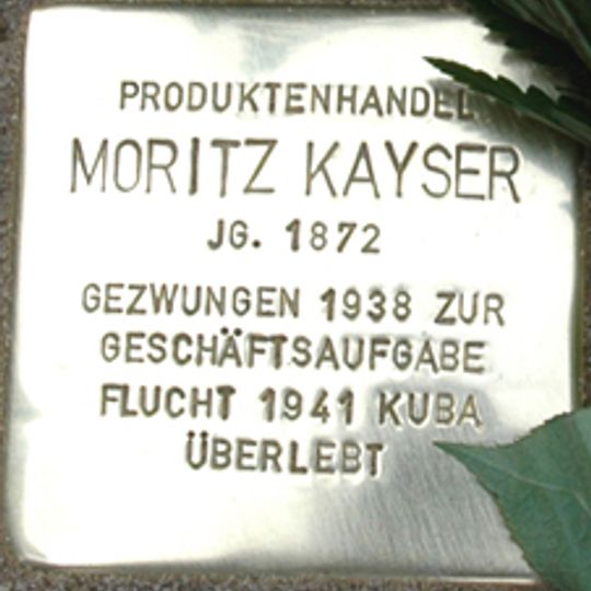 Stolperstein en memoria de Moritz Kayser