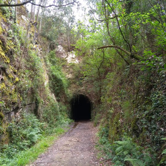 Ruta da antiga vía do ferrocarril Vilaoudriz - Ribadeo