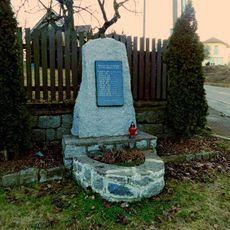 Pomník padlým ve Stránčické ulici ve Všestarech