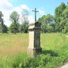 Kříž na rozcestí u domu 279 ve Starých Křečanech