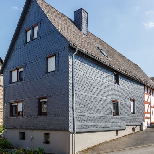 Schwarzbachstraße 5