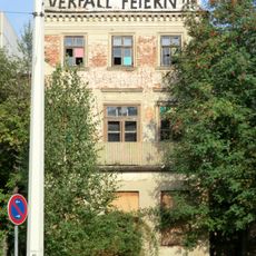 Wohnhaus in geschlossener Bebauung mit Vorgarten Postplatz 5