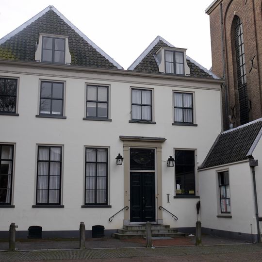 Pieterskerkhof 5