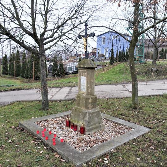 Kříž na rozcestí u domu 30 v Sedlci