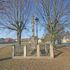 Sloup se sochou Panny Marie v Holovousích